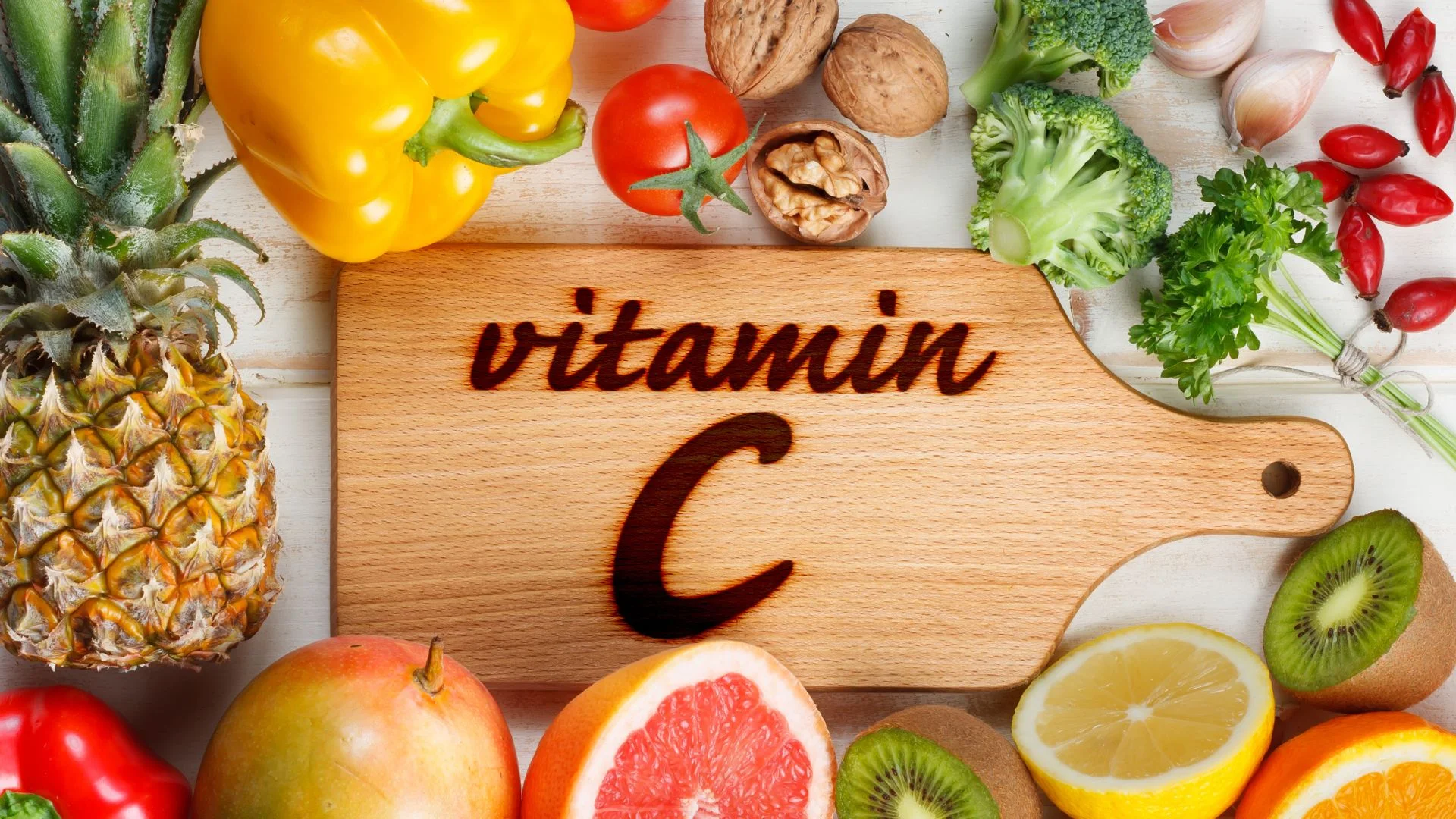 Vitamin C faydalari ve hansi qidalarda var?
